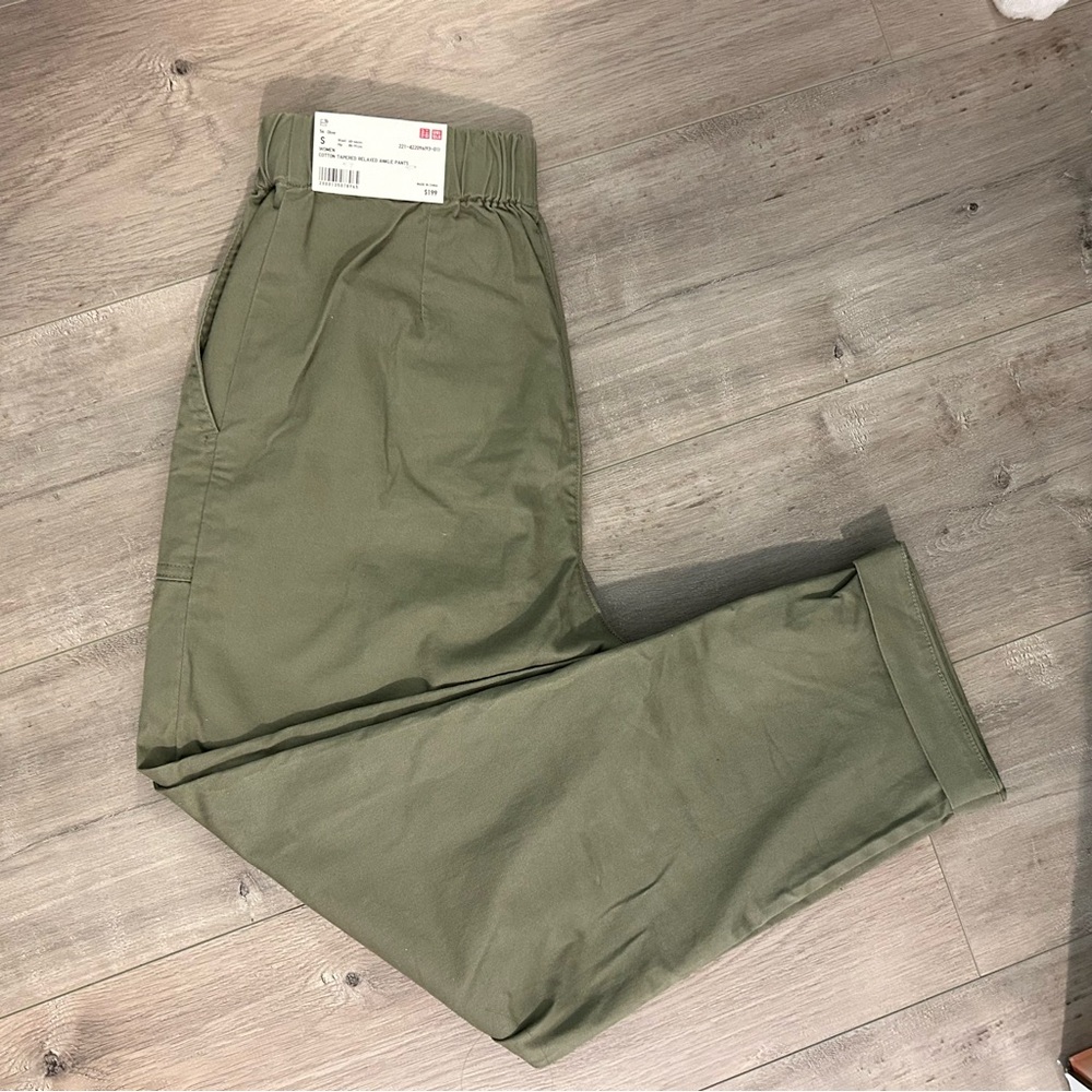 [Brand New] Uniqlo Tapered Relaxed Ankle Pants